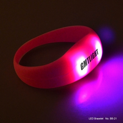 LED flashing bracelet