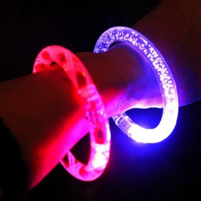 glowing in the dark bracelet