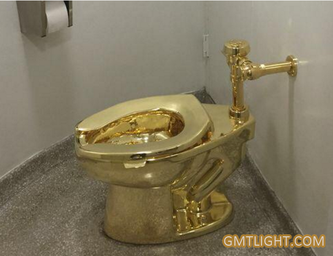 Golden toilets in Brinim Palace
