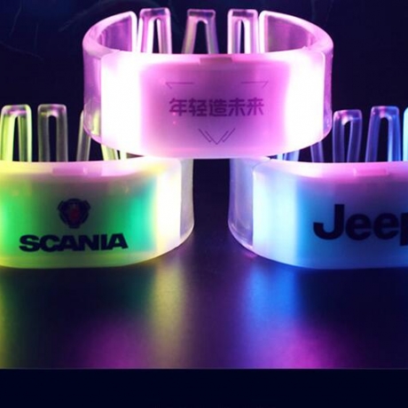 LED luminous bracelet with remote control for audience interaction