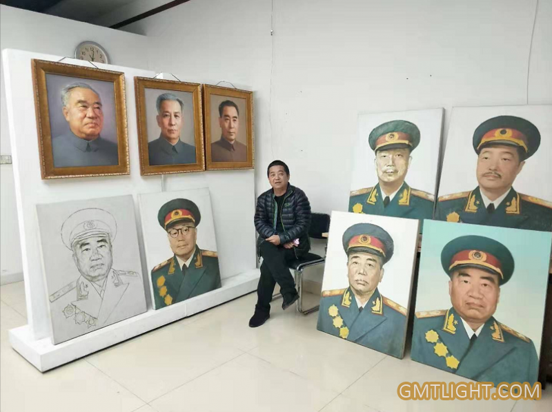 天安门城楼的毛主席画像是谁画的？