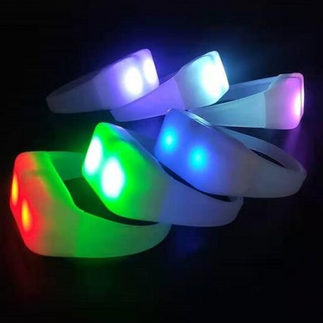 Flash silicone bracelet with unified remote control for large-scale performances