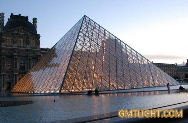 世界博物馆之首：法国卢浮宫