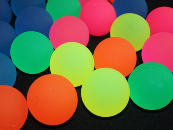 Fluorescent solid high elastic ball