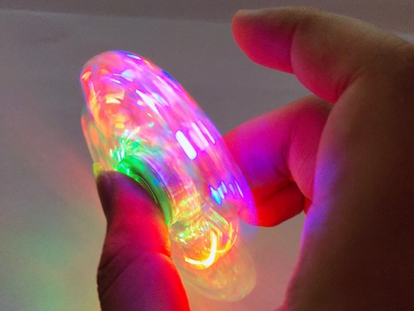 LED luminous fingertip crystal top light