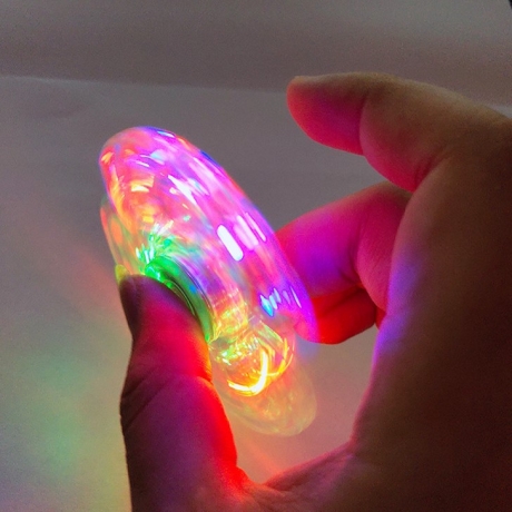 LED luminous fingertip crystal top light