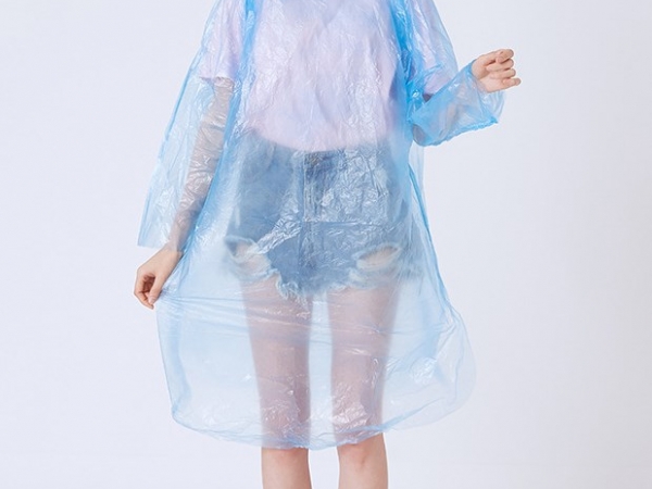 Disposable raincoat for freegiving gift