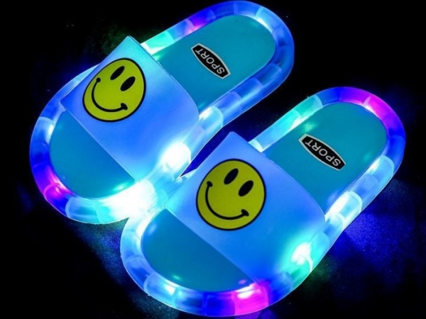 Luminous children's flash slippers for leisure party and beach party