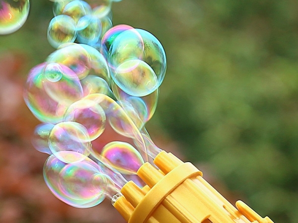 Electric multi tube soap bubble gun