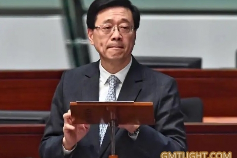 香港第六任行政长官李家超与李嘉诚是什么关系？