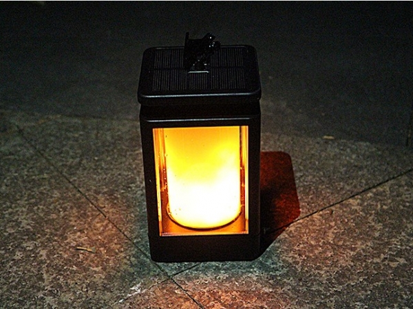 Solar flame lantern for camping
